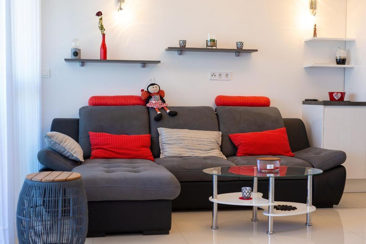 Apartment Crystal Aura Malinska Bagian luar foto