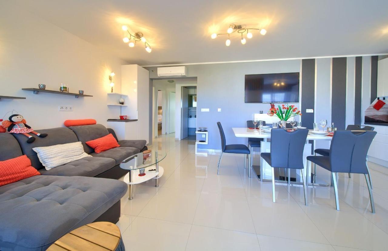 Apartment Crystal Aura Malinska Bagian luar foto