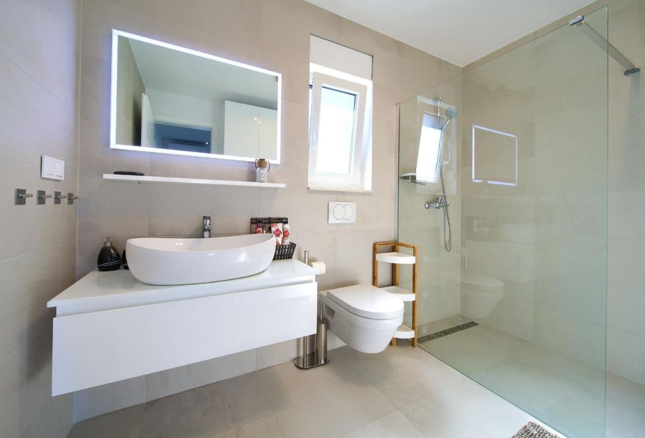 Apartment Crystal Aura Malinska Bagian luar foto